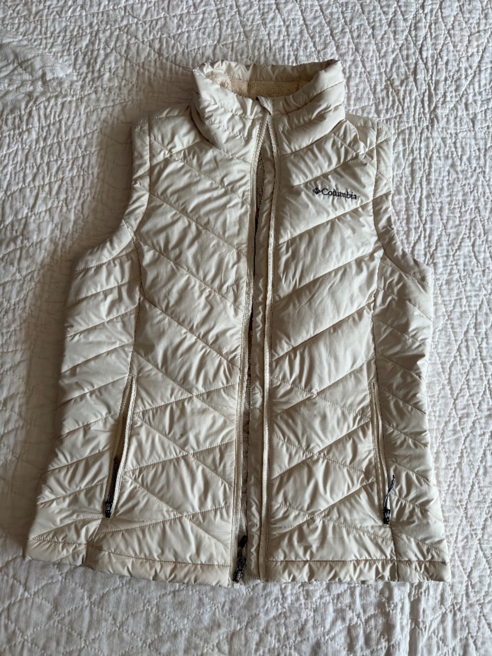 Columbia Women's Omni-heat Winter Vest (close to Heavenly™ Puffer Vest)